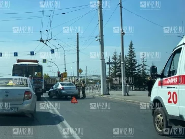 Фото: В центре Кемерова произошло жёсткое столкновение автомобилей 2