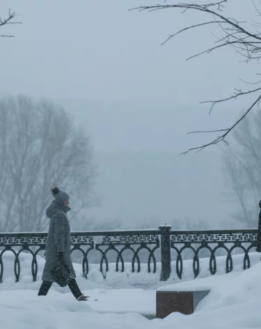 «Голимый лёд»: кемеровчанка возмутилась состоянием улицы Притомской Набережной 