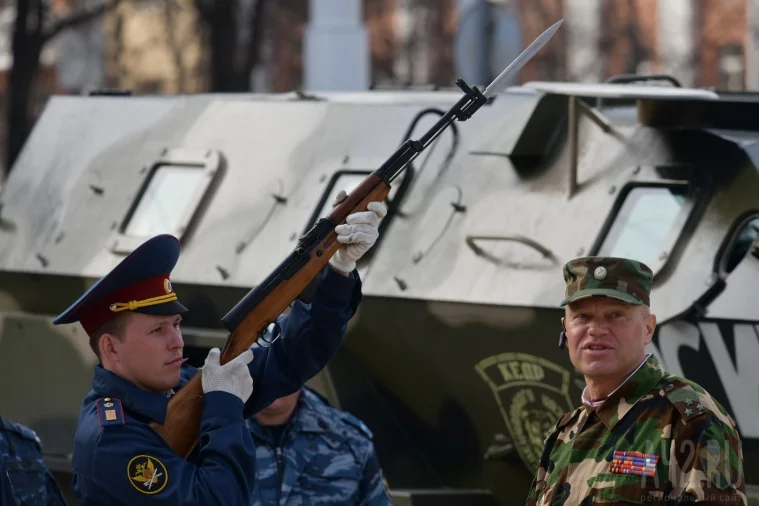 Фото: В Кемерове прошла репетиция парада военной техники ко Дню Победы 3