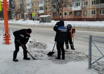 Фото: «Работаем круглосуточно»: Дмитрий Анисимов рассказал об уборке снега в Кемерове 3
