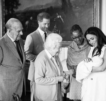 Фото: Обнародовано имя новорождённого сына Меган Маркл и принца Гарри 1