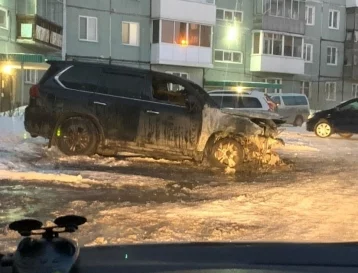 Фото: Кузбассовец опубликовал видео полыхающего Lexus за «несколько миллионов» 1