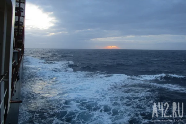 Российские моряки спасли упавшего за борт танкера филиппинского механика