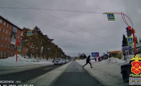 В Юрге водителя, едва не совершившего наезд на пешехода, наказали
