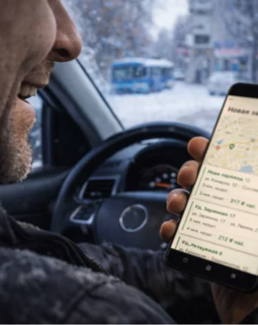 Кемеровский таксист признался, что не берёт «дешёвые» заказы из мести пассажирам