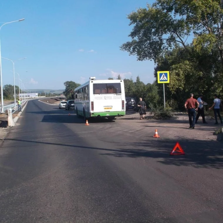 Фото: В Новокузнецке в ДТП пострадала пассажирка автобуса 2