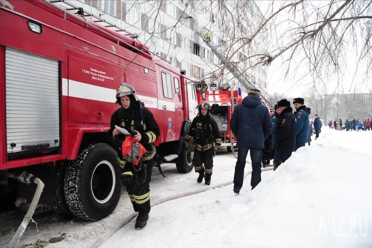 Фото: В кемеровском общежитии произошёл пожар на бульваре Строителей № 50/2 24
