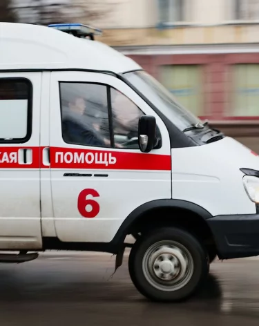 В Приморье 13-летний школьник сломал череп, съехав с самодельной горки на тюбинге