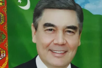 Фото: В Туркмении портреты президента пришлось заменить на новые из-за седины 1