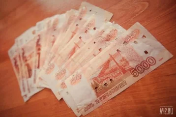 Фото: Пенсионерка решила освятить «нечистые» деньги в храме и лишилась миллиона рублей 1