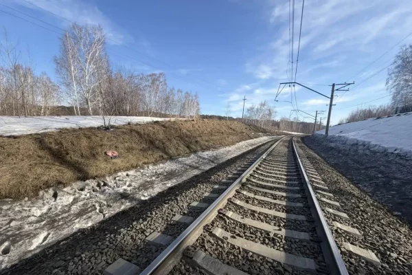 В Томске поезд сбил женщину, шедшую рядом с путями