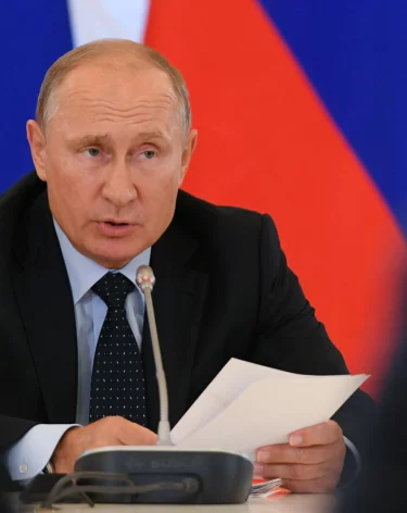 Похитить Владимира Путина хотел бы министр обороны Великобритании Джон Хили