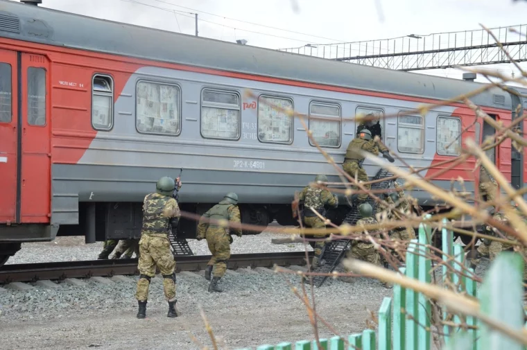 Фото: На железной дороге в Кузбассе нейтрализовали «террористов» 7