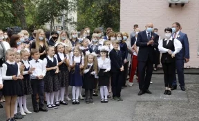 Сергей Цивилёв посетил торжественные линейки в школах Кемерова