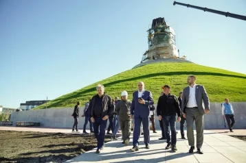 Фото: Губернатор Кузбасса оценил ход работ по строительству мемориального комплекса Героям-сибирякам в Кемерове 1