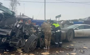 Смертельное ДТП с грузовиками произошло в Свердловской области 