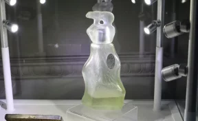 Жительниц Кузбасса позвали посмотреть на флаконы популярного парфюма 