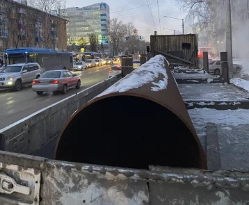 Фото: В Центральном районе Новокузнецка произошло повреждение теплотрассы: тепло и вода подаются на пониженных параметрах 1
