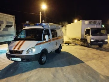 Фото: В Кузбассе спасатели помогли водителям двух грузовиков, замёрзших на трассе 3