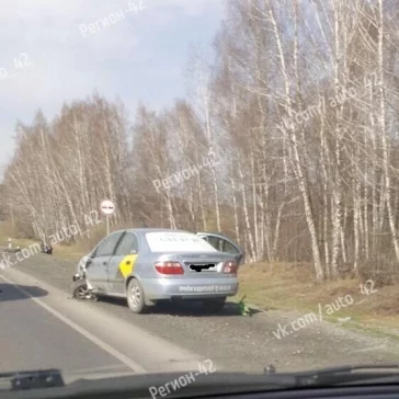 Фото: Автомобиль лишился колёс в результате ДТП на выезде из Кемерова  2
