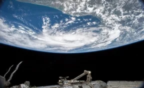 Раскрыта тайна белых вспышек на снимках Земли с зонда NASA 