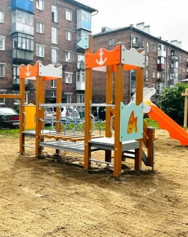 В Новокузнецке прокуратура заставила УК вернуть демонтированную детскую площадку