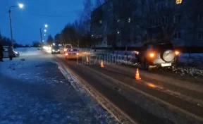 В Кузбассе иномарка сбила 7-летнюю девочку, выбежавшую на дорогу