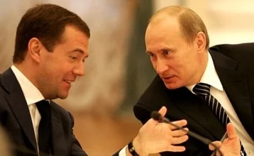 Фото: Путину пожаловались на Медведева 1