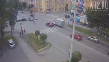 Фото: ДТП на перекрёстке в Прокопьевске попало на видео 1
