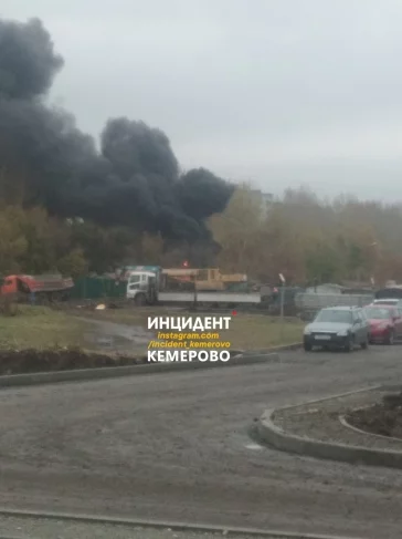 Фото: Очевидцы сообщили о серьёзном пожаре в Ленинском районе Кемерова 1