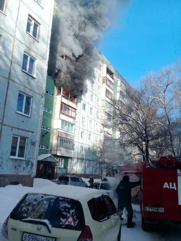 Фото: В девятиэтажном доме в Кемерове произошёл пожар 5