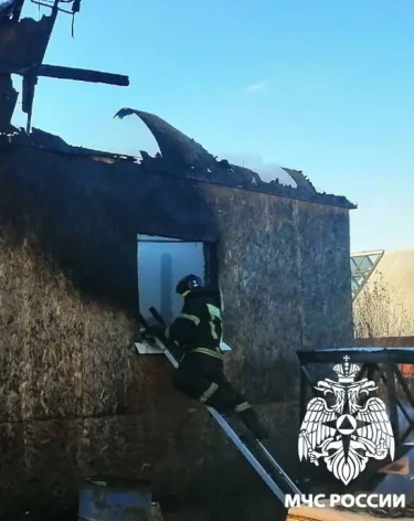 В Кемеровском округе сгорели дом, сарай и баня