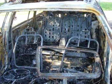 Фото: Новокузнечанин решил сорвать злость после ссоры с родителями и сжёг два авто 2