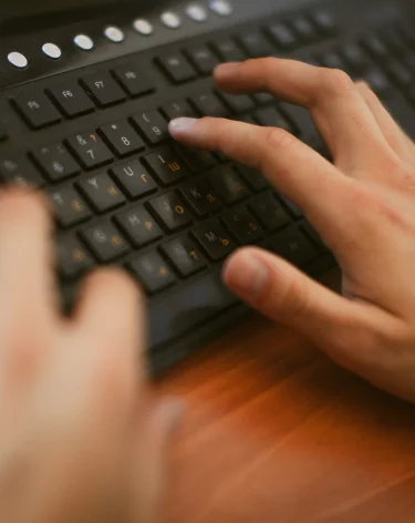 Владельцу Telegram-бота с персональными данными россиян грозит до 10 лет тюрьмы