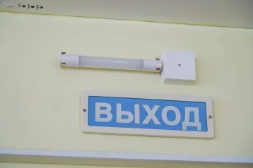 Фото: «Установка аварийного освещения и видеонаблюдения»: в Кемерове более чем в 140 школах и детсадах идут работы по обеспечению безопасности 1