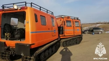 Фото: В МЧС Кузбасса показали кадры провала на автодороге в Новокузнецком округе 2