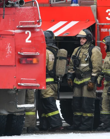 В Кузбассе за ночь произошло 18 пожаров и четыре ДТП