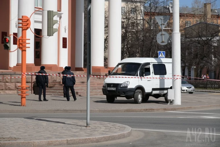 Фото: В Кемерове оцепили здания администрации и ряда учреждений 6