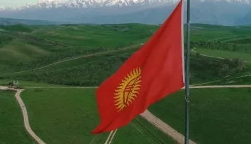 Фото: В Киргизии протестующие освободили из СИЗО экс-президента 1