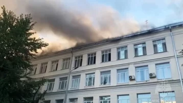 Фото: Более 100 пожарных тушат огонь в центре Москвы: горит здание на Пресненском Валу 1