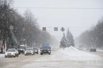 Фото: Губернатор Кузбасса: «Недопустимо, чтобы дороги и дворы были засыпаны снегом» 1