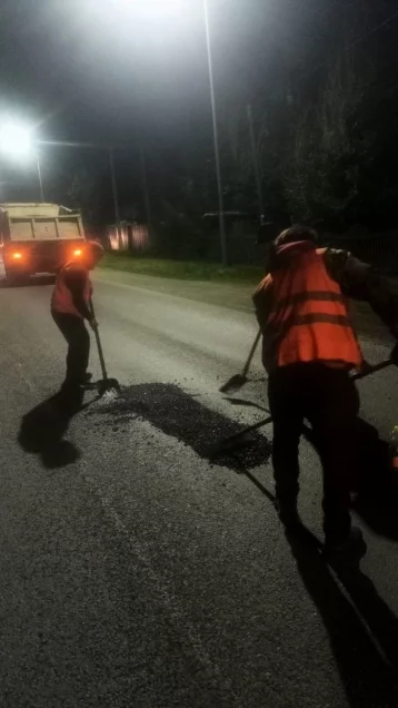 Фото: В Кемерове дорожники начали ямочный ремонт на улице Нахимова 2
