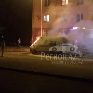 Фото: В Кировском районе загорелась машина скорой помощи 1