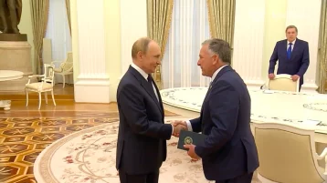 Фото: Путин принимает в Кремле спецпосланника президента США Уиткоффа 1