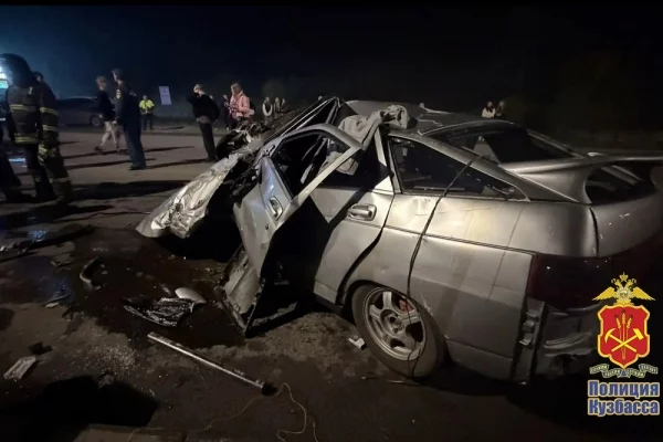 Два человека погибли, ещё двое пострадали в ДТП с грузовиком в Кузбассе