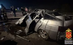 Два человека погибли, ещё двое пострадали в ДТП с грузовиком в Кузбассе