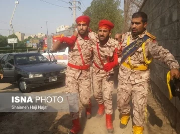 Фото: Неизвестные открыли стрельбу на военном параде в Иране: есть погибшие  1