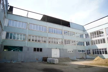 Фото: Илья Середюк: власти Кузбасса попросили угольщиков помочь с капремонтом школы 1