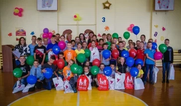 Фото: Воспитанникам кемеровской школы-интерната помогли собраться в школу 3