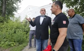 Сергей Цивилёв поручил отремонтировать фасад детской больницы в Новокузнецке
